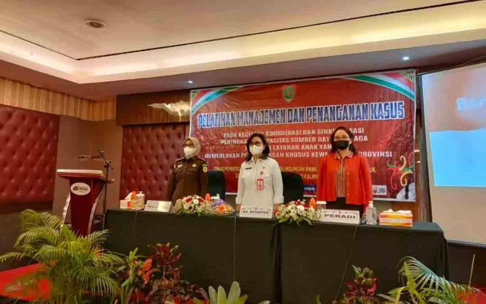Kegiatan pelatihan manajemen dan penanganan kasus DP3AP2KB Kalteng di Aquarus Boutique Hotel Palangka Raya, Rabu