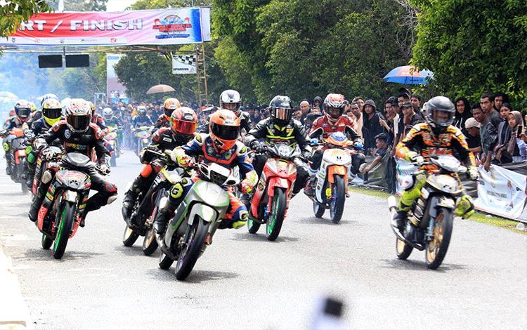 Para peserta saat mengikuti gelaran Bupati Seruyan Open Race spesial Hari Pahlawan (Foto : Prokom Seruyan)