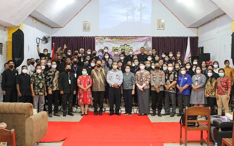 Pembukaan Rapat Kerja Derah 4 Gereja Sidang-sidang Jemaat Allah atau GSJA di Tamiang Layang, Selasa, 15 November 2023. (FOTO: BOLE MALO)