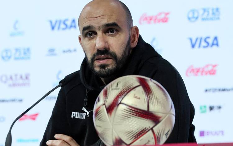 Pelatih Maroko Walid Regragui melakukan konferensi pers jelang pertandingan semifinal lawan Prancis 13 Desember 2022 Qatar 2022. ANTARA/AFP/KARIM JAAFAR