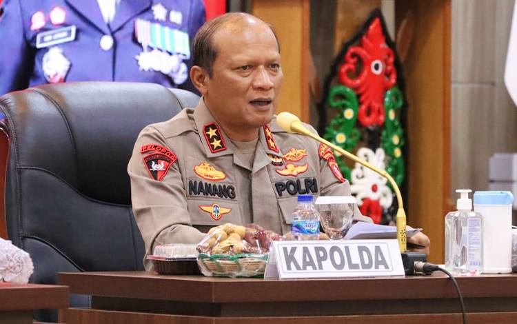 Kapolda Kalteng, Irjen Pol Nanang Avianto saat menyampaikan sambutan membuka sosialisasi Daftar Isian Anggaran (DIPA) dan penyerahan Rencana Kerja Anggaran Kementerian Negara/Lembaga (RKL-KL) periode 2023, Selasa, 20 Desember 2022. (FOTO: PARLIN TAMBUNAN).