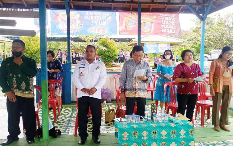 Ibadah dan Perayaan Natal Guru PAK, Pengawas dan Penyuluh Non PNS di Objek Wisata Dam Turan Amis Kecamatan Raren Batuah, Rabu, 4 Januari 2023. (FOTO: BOLE MALO)