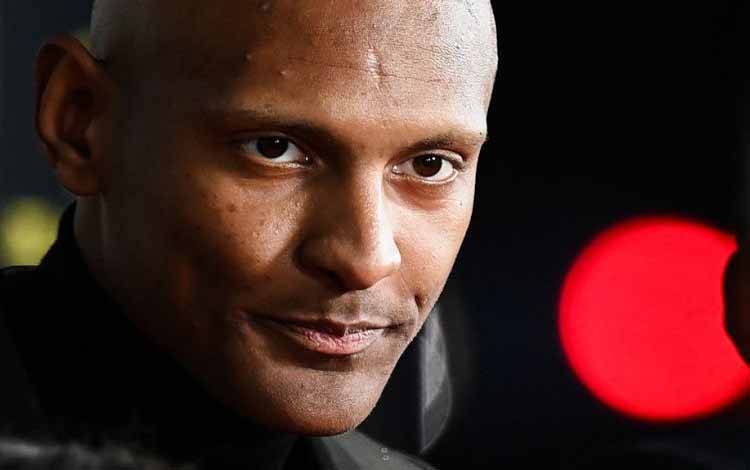 Striker Borussia Dortmund Sebastien Haller saat menghadiri seremoni Ballon d'Or 2022 di Theatre du Chatelet di Paris pada 17 Oktober 2022. (AFP/FRANCK FIFE)