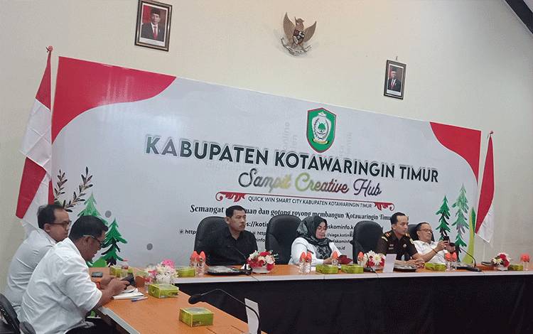 Wakil Bupati Kotawaringin Timur Irawati menghadiri rapat koordinasi inspektur daerah secara virtual, Rabu, 25 Januari 2023. (FOTO: DEWIP)?