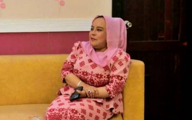 Wakil Ketua III DPRD Kalteng, Faridawaty Darland Atjeh. (FOTO: DPRD KALTENG)