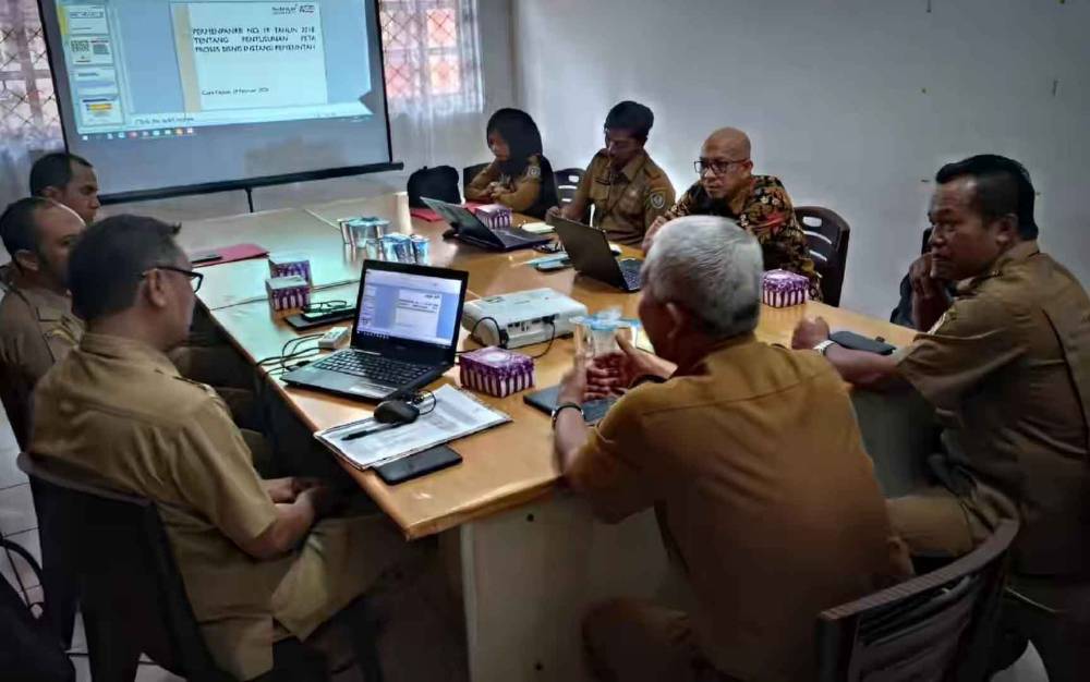 Pegawai Bagian Organisasi Setda Kapuas saat diskusi bersama Bagian Organisasi Setda Seruyan. (FOTO: IST)
