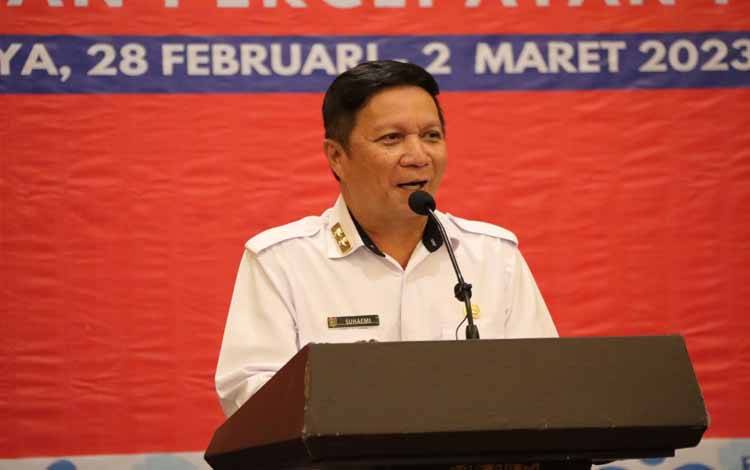 Staf Ahli Gubernur Kalteng Bidang Kemasyarakatan dan SDM Suhaemi sampaikan sambutan di Swiss-Belhotel Danum Palangka Raya, Rabu, 1 Maret 2023