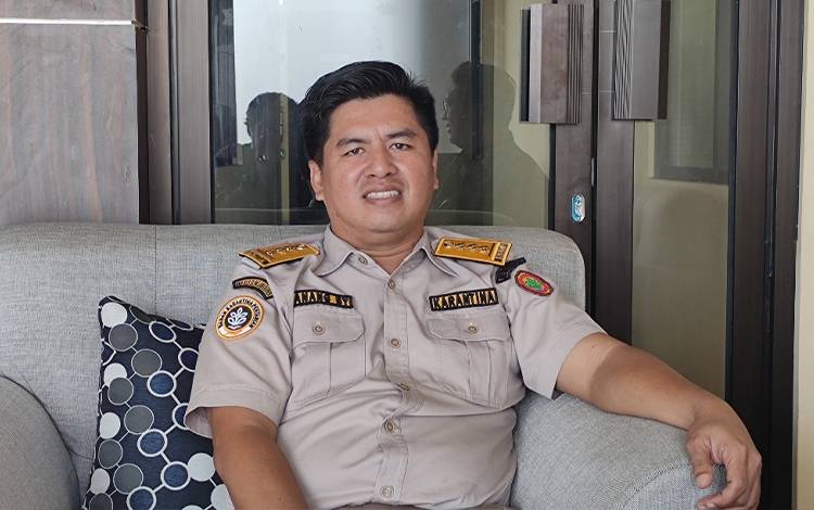 Dokter Hewan Karantina Balai Karantina Palangka Raya, Danang Budi Yuliarso saat di Balai Karantina, Senin, 13 Maret 2023. (FOTO: HERMAWAN DP)