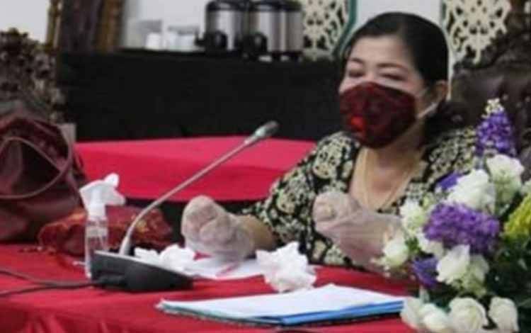 Ketua Komisi B, DPRD Palangka Raya, Nenie Adriaty Lambung.(FOTO: Sekretariat DPRD Kota Palangka Raya)
