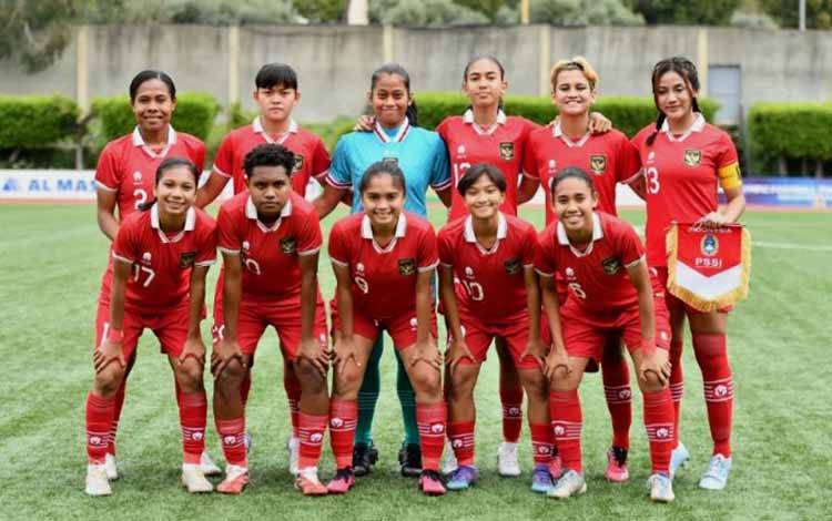 Timnas sepak bola putri Indonesia saat berlaga pada Grup F kualifikasi Olimpiade 2024 melawan Lebanon, Sabtu (8/4/2023). ANTARA/HO-PSSI