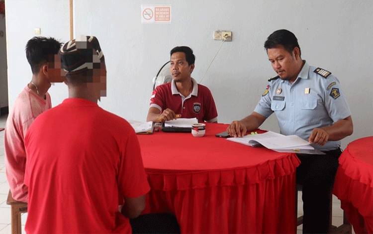 WBP Rutan Kapuas saat jalani sidang Litmas oleh Bapas Palangka Raya, Senin, 8 Mei 2023. (FOTO: IST)