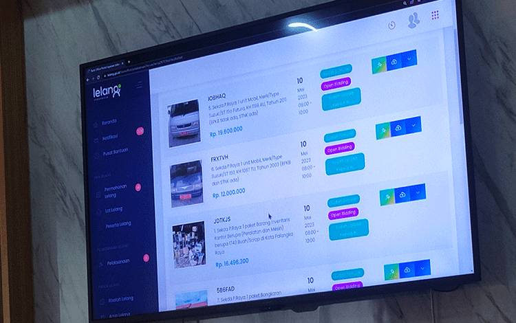 Proses lelang barang milik Pemko Palangka Raya secara online. (FOTO: HENDRI)