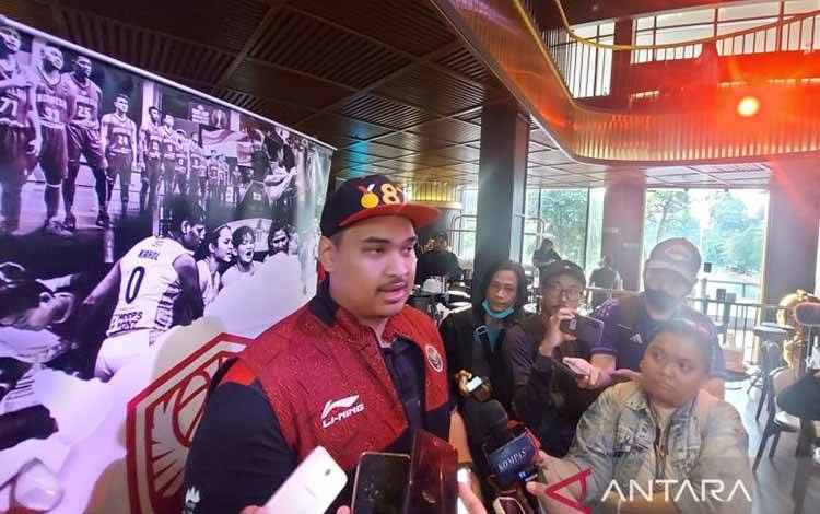 Menteri Pemuda dan Olahraga Dito Ariotedjo memberikan keterangan pada wartawan di Jakarta, Jumat (19/5/2023). (ANTARA/Aditya Ramadhan)