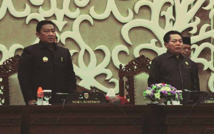 Ketua DPRD Kalteng, Wiyatno (kanan) ketika memimpin Rapat Paripurna ke 2 masa Persidangan II tahun sidang 2023, Senin, 22 Mei 2023. (FOTO: DONNY D)