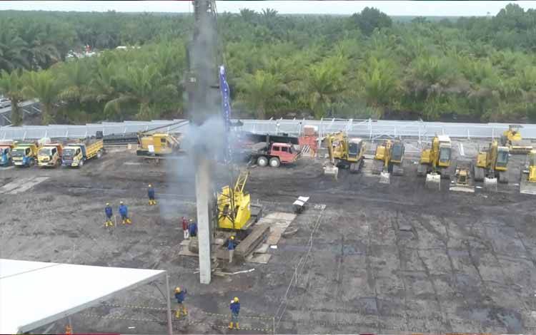 Pemasangan tiang pancang pembangunan RSUD Kalteng. (FOTO: IST)