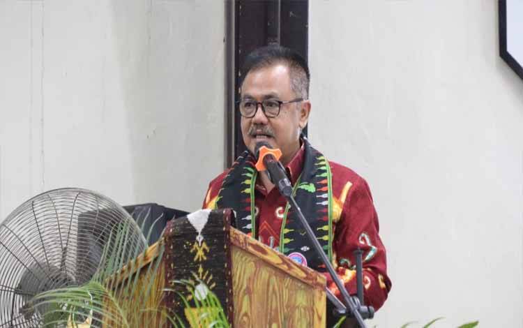 Staf Ahli (Sahli) Gubernur Bidang Pemerintahan, Hukum dan Politik??(Hukpol) Herson B. Aden saat mewakili gubernur dalam kegiatan paguyuban Flobamora di Palangka Raya. (FOTO: IST)