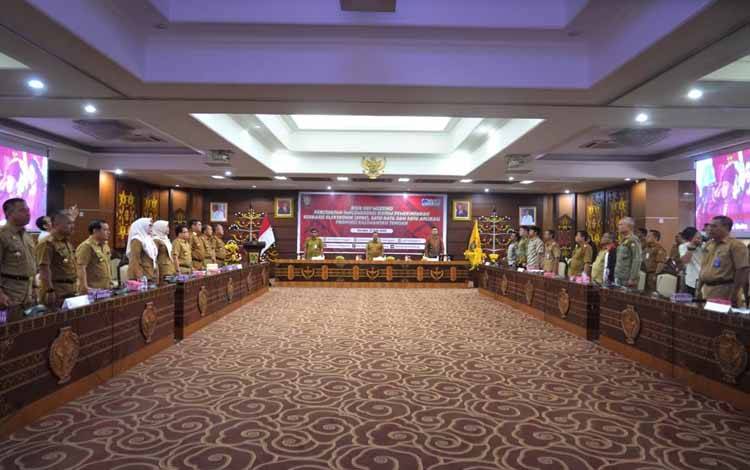 Kick Off Meeting Implementasi Percepatan Sistem Pemerintahan Berbasis Elektronik, Satu Data dan Satu Aplikasi Provinsi Kalteng di Aula Eka Hapakat, Selasa, 13 Juni 2023. (FOTO: IST)