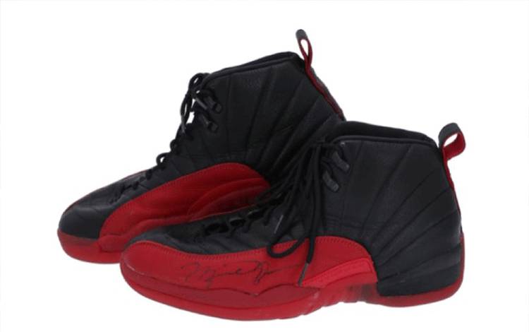 Sepatu kets "Flu Game" Michael Jordan 1997. (Twitter.com/GoldinCo)