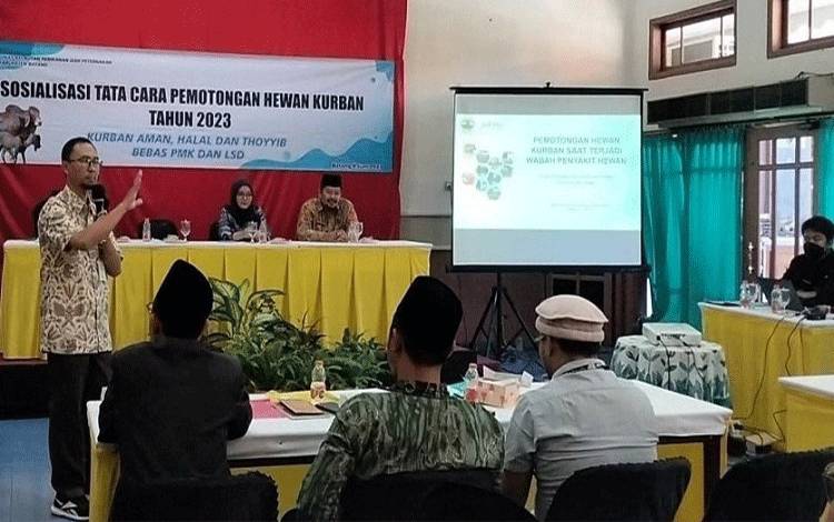 Sejumlah Takmir masjid di Kabupaten Lamandau mengikuti pelatihan dan sosialisasi?tata cara penyembelihan hewan kurban. (FOTO : HENDI NURFALAH)