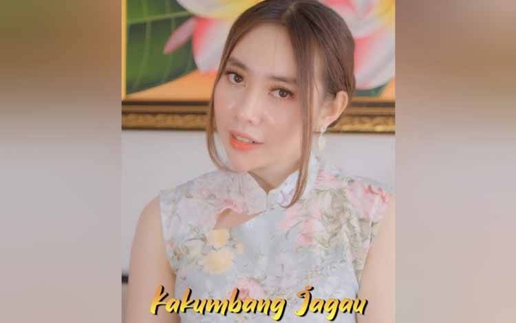 Pelantun lagu Ba Ije Atei Mutiara alias Mumu. (FOTO: Dokumen Pribadi)