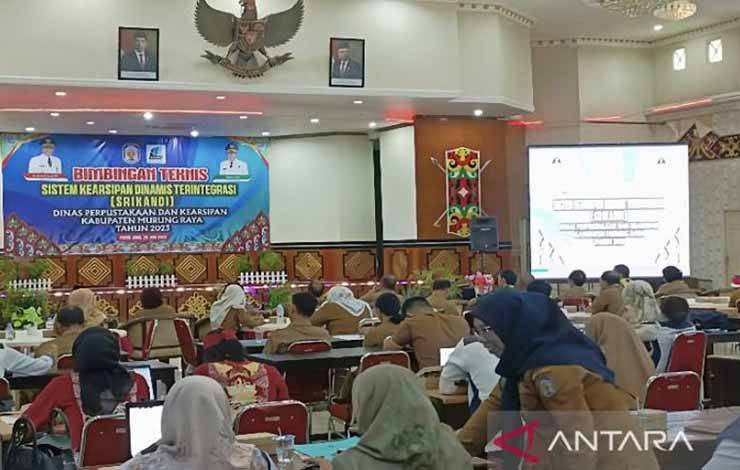 Suasana Bimtek Srikandi di Kabupaten Murung Raya yang dilaksanakan di GPU Tira Tangka Balang, Puruk Cahu, Selasa (27/6/2023). (ANTARA/Supriadi)