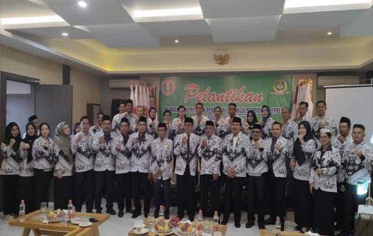 Jajaran PGRI Kapuas bersama Pengurus YPLP PGRI Kalteng usai pelantikan YPLP Kapuas, Sabtu, 12 Agustus 2023. (FOTO: IST)