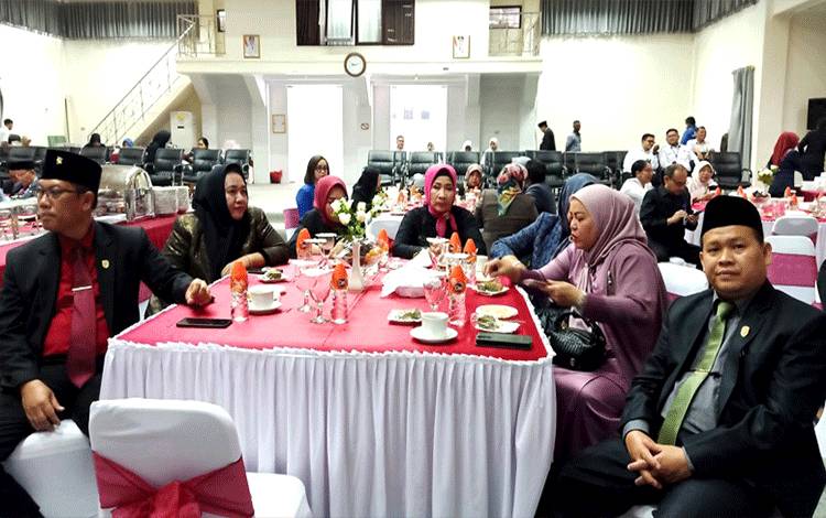 Perayaan 4 Tahun Masa Bakti Anggota DPRD Barito Utara Periode 2019-2024, di ruang sidang paripurna, Rabu 16 Agustus 2023.(foto: Dhani)?