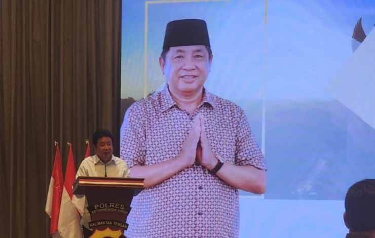 H Abdul Rasyid AS saat memberikan sambutan pada pembukaan Peluncuran dan Bedah Buku karya Kapolres Kobar