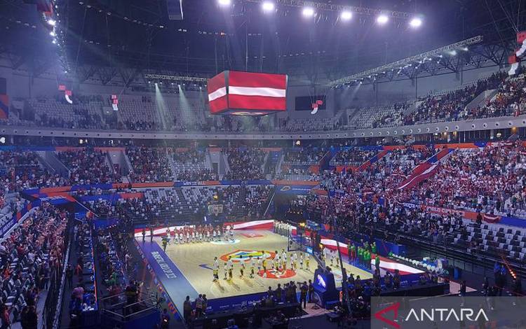 Latvia berhasil menembus perempat final Piala Dunia FIBA 2023 usai mengalahkan Brasil 84-104 dalam laga lanjutan Grup L yang digelar di Indonesia Arena Gelora Bung Karno Jakarta, Minggu (3/9/2023). (ANTARA/Aditya Ramadhan)