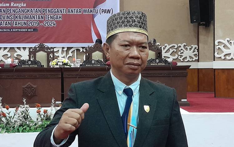Anggota Komisi I DPRD Provinsi Kalteng, Suwarno. (FOTO: MARINI)