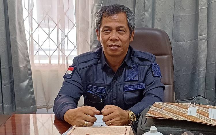 Ketua Fraksi Demokrat DPRD Kotim Sihol Parningotan Lumban Gaol. (FOTO: DEWIP)