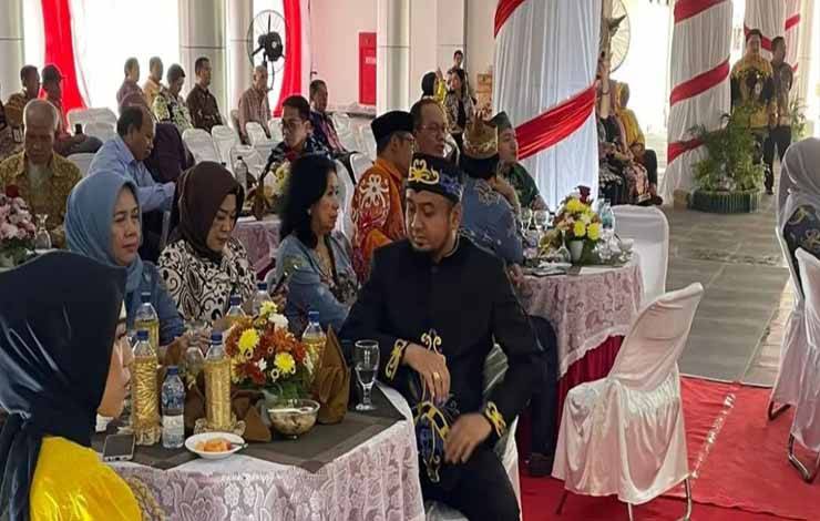 Wakil Ketua I DPRD Palangka Raya, Wahid Yusuf menghadiri peresmian kantor baru. (FOTO: IST)