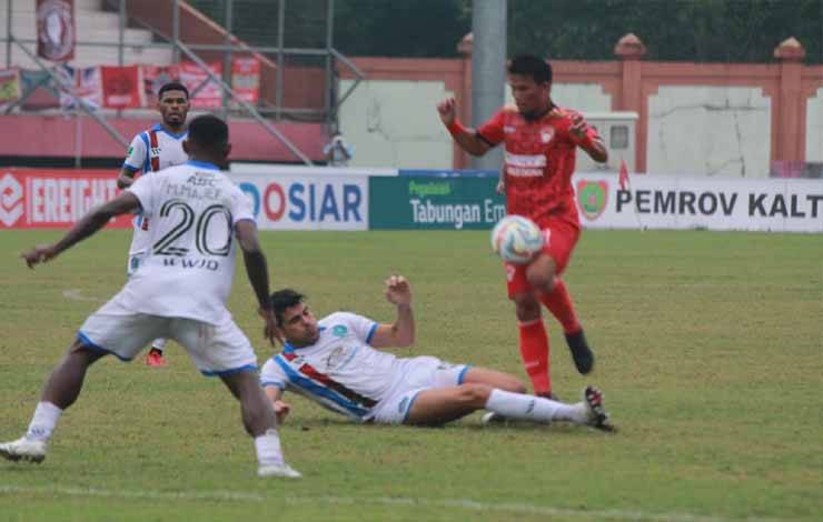 Pertandingan Kalteng Putra menjamu PSBS Biak di Stadion Tuah Pahoe, Minggu, 17 September 2023. (FOTO: HAFIS)
