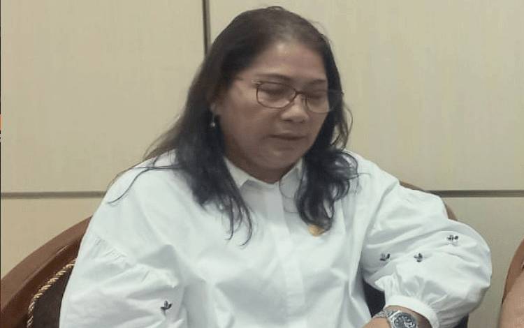 Wakil Ketua Komisi I DPRD Kalteng, Kuwu Senilawati. (FOTO: DONNY D)