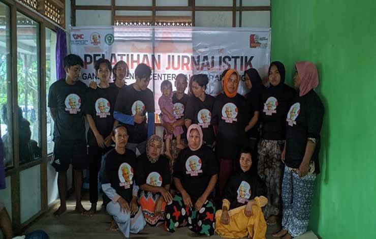 Ganjar Milenial Kalteng mengadakan pelatihan jurnalistik kepada warga Desa Bangun Harjo