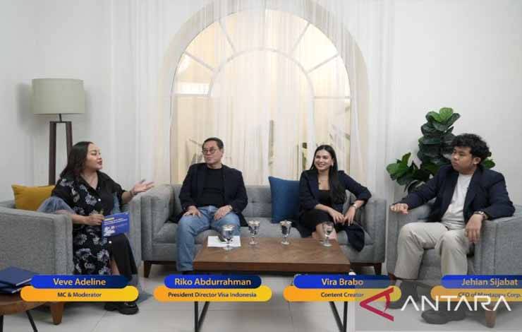 Presiden Direktur Visa Indonesia Riko Abdurrahman bersama narasumber lain saat gelar wicara Visa yang dipantau secara daring, di Jakarta, Jumat (22/9/2023). ANTARA/HO-Visa Indonesia