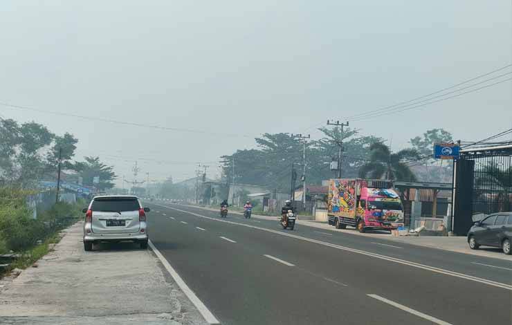 Kabut asap di sekitar Bundaran Sethadji Kota Palangka Raya (PATHUR)