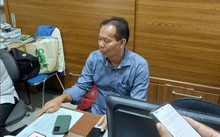 Sekretaris Komisi II DPRD Kalteng, Sengkon. (FOTO: DONNY D)