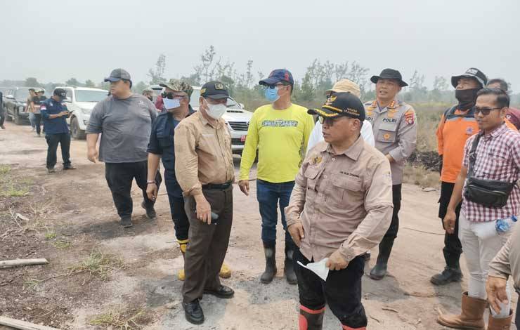 Wamen LHK Alue Dohong saat berada di Kelurahan Kameloh Baru (Foto : Pathur)