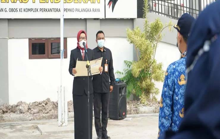Pj Wali Kota Palangka Raya, Hera Nugrahayu saat memimpin upacara Hari Kesaktian Pancasila. (FOTO: HUMAS)