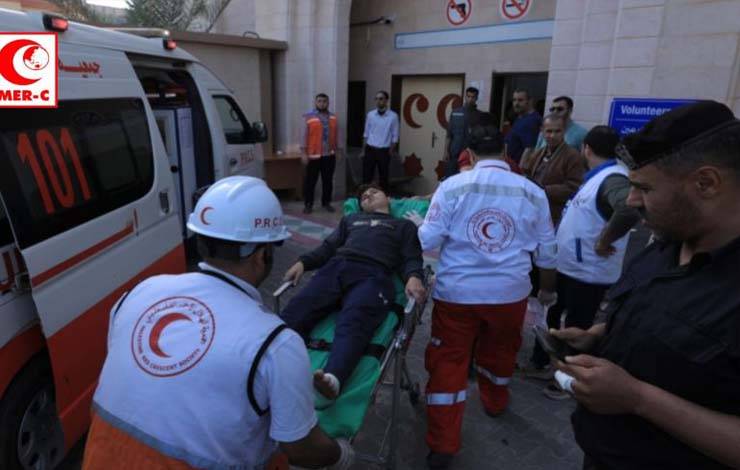 Arsip - Tim media MER-C menolong korban serangan Israel di Gaza, Palestina, Sabtu (13/5/2023). (ANTARA/HO-MERC)