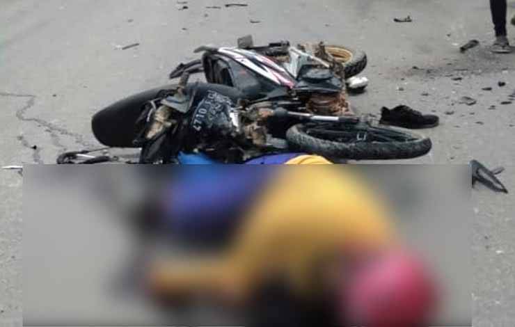 Korban MH tewas di tempat setelah mengalami kecelakaan di jalan?lintas Perigi-Beruta km 5, Desa Beruta, Kecamatan Bulik. (FOTO : HENDI NURFALAH)