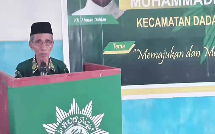 Ketua PD Muhammadiyah Kapuas, H.Kamaruddin AK saat berikan sambutan pembukaan Muscab ke-2 di Kecamatan Dadahup, 29 Oktober 2023. (FOTO: IST)