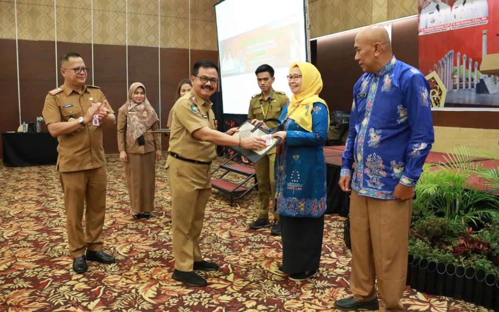 Pembukaan Sosialisasi Penguatan Kapasitas Kelembagaan Pos Pelayanan Teknologi Tepat Guna se-Kalteng Tahun 2023 di Swiss-Belhotel Danum Palangka Raya, Senin, 30 Oktober 2023. (FOTO: FERY)