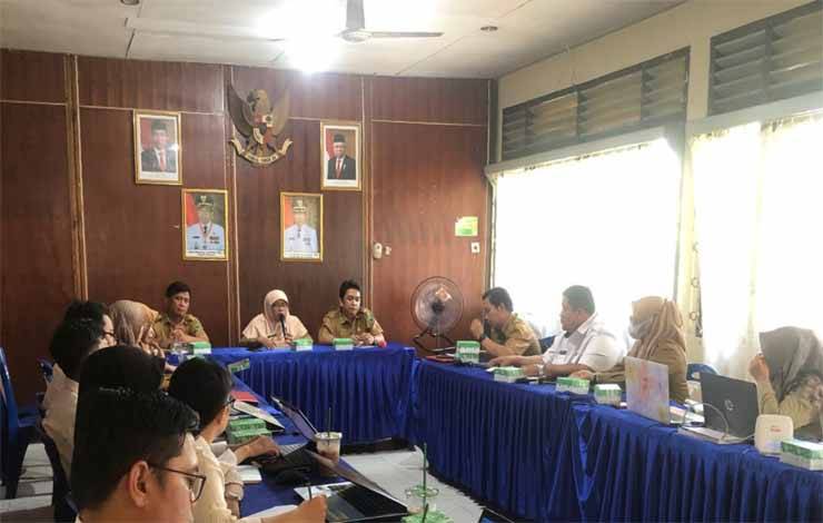 Suasana saat Dinas P3APPKB Kapuas gelar pertemuan dengan PKB. (FOTO: IST)