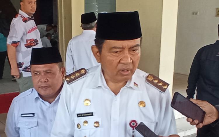 Pj. Bupati Kobar Budi Santosa?