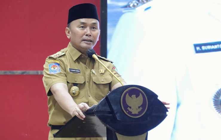 Gubernur Kalimantan Tengah, Sugianto Sabran saat?Rakor Penyelenggaraan Pemerintahan Desa dan Pengukuhan DPD APDESI Provinsi Kalteng, di Aula Jayang Tingang, Senin, 13 November 2023. (FOTO: FERI)