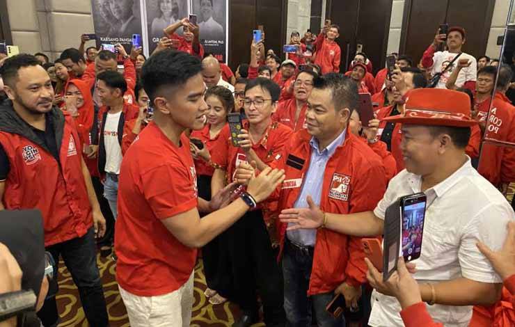 Ketua Umum Partai Solidaritas Indonesia (PSI) Kaesang Pangarep saat Kopi Darat Wilayah (Kopdarwil) Pengurus dan Caleg PSI Se-Kalimantan Barat di Pontianak, Sabtu (18/11/2023). (ANTARA/Fath Putra Mulya)