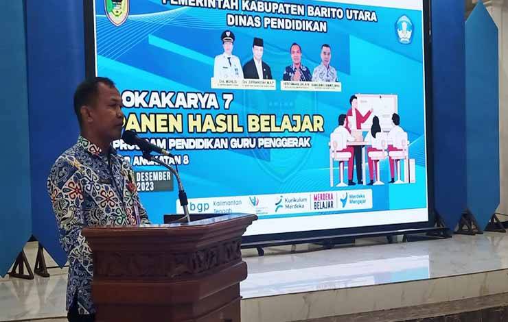Staf Ahli Bupati bidang Pemerintahan, Hery Jhon Setiawan saat membuka lokakarya program guru penggerak angkatan 8 Kabupaten Barito Utara di gedung Balai Antang, Sabtu 2 Desember 2023.(foto: Dhani)