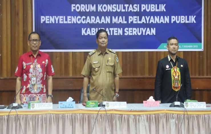 Pj Bupati Seruyan Djainuddin Noor saat memimpin kegiatan Forum konsultasi Publik Penyelenggaraan Mal Pelayanan Publik Kabupaten Seruyan (Foto : PROKOM SERUYAN)